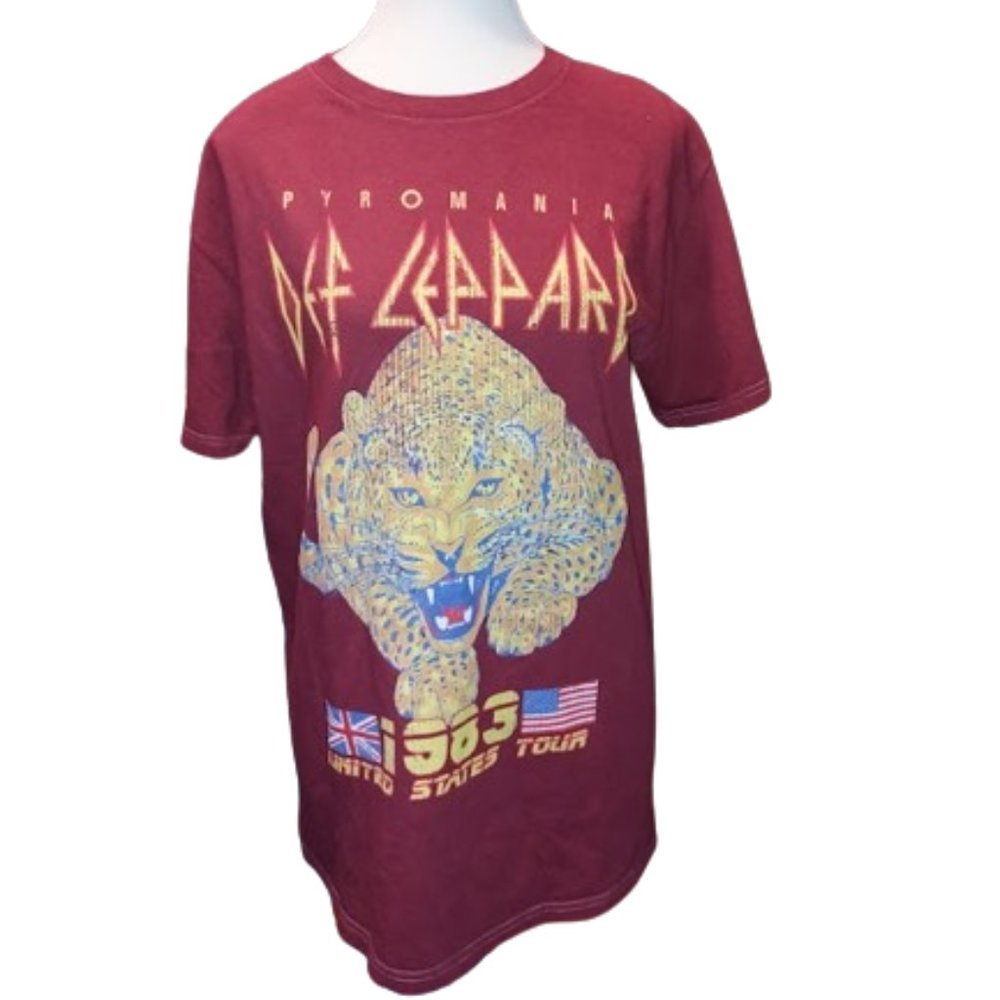 Def Leppard Men's band tee